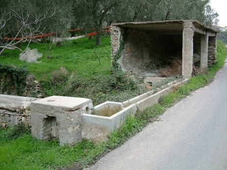 Fontana di Nada 02 (2).JPG